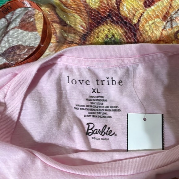 BARBIE: African American Barbies T-shirt NWT size XL - Picture 2 of 3